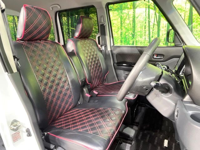 運転席シート廻りは使用感も少なく、良好な状態となっています。丁寧に使われていたことがよくわかりますね。