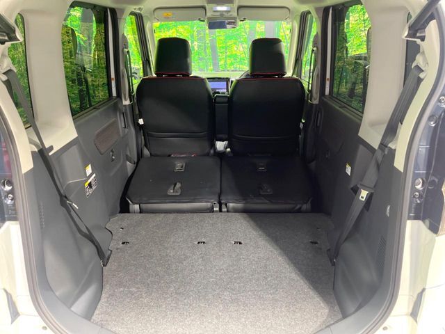 普段のお買い物や通勤、送迎等に十分な荷室スペースを確保しております。セカンドシートを倒すと、大きな荷物の積載も可能です♪