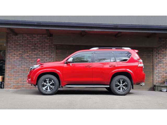 エルフォード製20mmオーバーフェンダー (http://www.meiwa-net.com/produced_cars/toyota/150prado/page_overfender.htm)