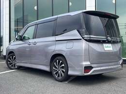 展示場とドルフィネットから全国のお車をお探しいただけます！もちろん遠方車両のお取り寄せ、遠方でのご納車も是非ご相談ください！！