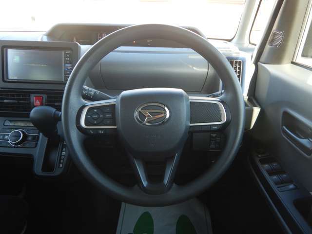 車内はルームクリーニング済みでキレイですが、ご希望でしたらさらに上を行くプロの仕上げも賜りますので、ご相談ください！