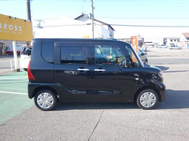 スモークフィルムも取扱していますのでスタッフにご相談ください☆その他、ドアバイザー取り付けなど是非ご相談ください◎