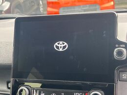 【10.5インチ　ディスプレイオーディオ】大画面のディスプレイはAppleCarPlayやAndroidAutoが利用可能。大きな画面でスマホナビアプリ等が利用いただけます♪
