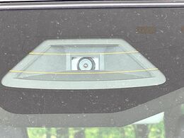 【スズキ　セーフティサポート】走行中に前方の車両等を認識し、衝突しそうな時は警報とブレーキで衝突回避と被害軽減をアシスト。より安全にドライブをお楽しみいただけます。