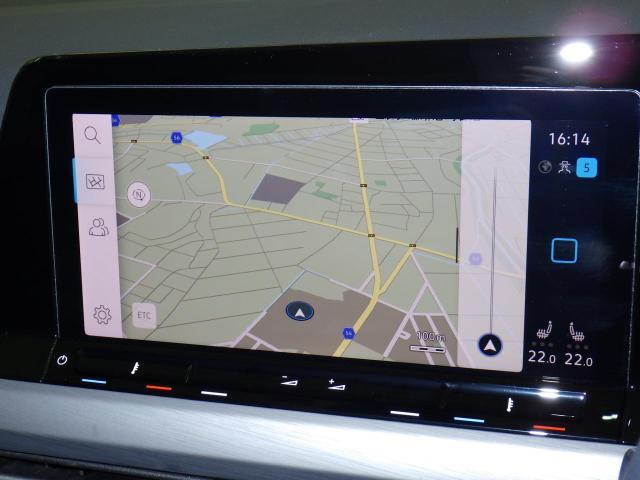 純正ナビゲーションシステム「ディスカバープロ」。車両を総合的に管理するインフォテイメントシステムです。