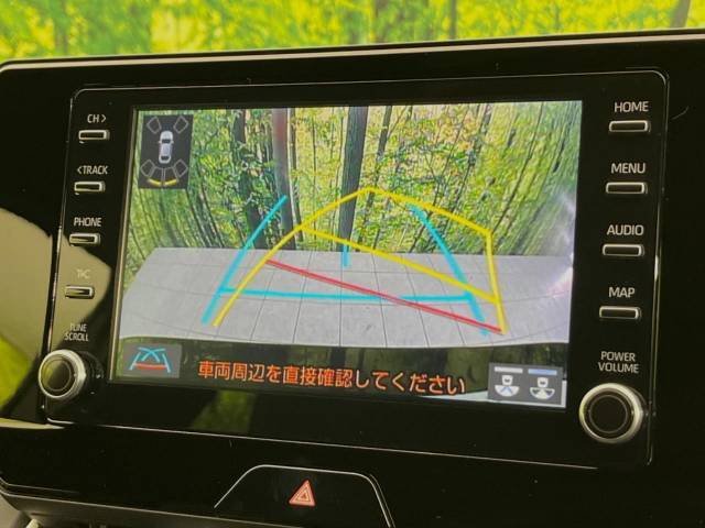 【バックカメラ】駐車時に後方がリアルタイム映像で確認できます。大型商業施設や立体駐車場での駐車時や、夜間のバック時に大活躍！運転スキルに関わらず、今や必須となった装備のひとつです！