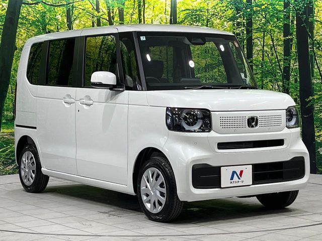 大好評のボディコーティング「弾スプラッシュコート」もご納車までに施工可能。通常のガラスコートと異なる、耐久年数6年の無機質ガラスコーティングが、ボディをキレイな状態に保ってくれます。