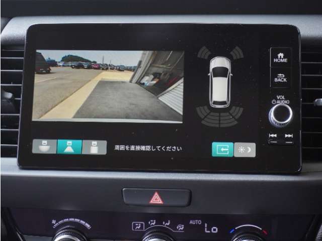 ◆バックカメラ◆リバースにするだけで映ります、後方の安全確認や、狭い駐車場での車庫入れ、雨の日や夜間など視界の悪い時に便利です！安全にバックする為には欠かせない装備です。