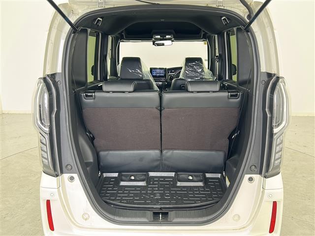 【トランク】積み込みやすくて、たっぷり積める荷室です。シートアレンジできるものは、乗車人数と荷物の量や大きさによってシートを動かすことができるので、より快適なドライブが可能です！