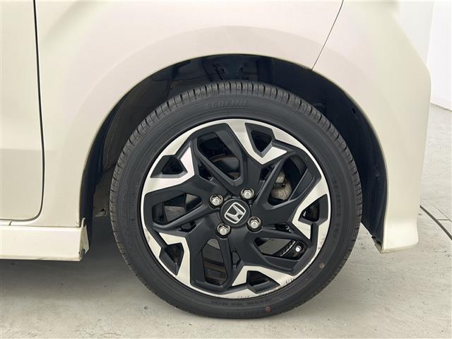 【純正15インチアルミホイール】専用のアルミなので、お車のイメージにぴったり！！社外のアルミやスタッドレスタイヤも取り扱いございます！！ドレスアップもカスタマイズもお任せください！！