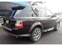 納車整備につきましては『国土交通省認証工場』にて法定点検・部品交換を行い自動車の基本で有る『走る』『曲がる』『止まる』を最重点に置きその他目に見えない不具合等はCPUテスターにて診断・修理を行います。