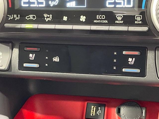 【シートベンチレーション】夏場は涼しい風でお尻や背中の熱やムレを防ぎ、冬はエアコンよりも早く温まってポカポカに！季節を問わず快適に過ごせます。