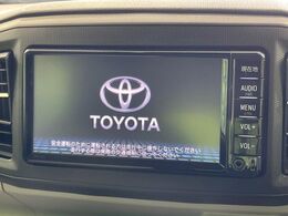 【純正ナビ】人気の純正ナビを装備しております。ナビの使いやすさはもちろん、オーディオ機能も充実！キャンプや旅行はもちろん、通勤や買い物など普段のドライブも楽しくなるはず♪