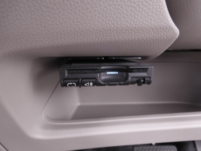 今や必需品の◆ETC車載器　装備車◆　有料道路を利用する際にスムースに通過でき、わずらわしい料金支払いから開放されます！