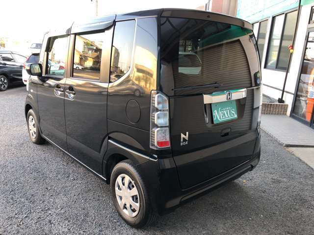 禁煙車　新品タイヤ　社外地デジナビ　プッシュスタート　スマートキー　ECON　横滑り防止装置　ヘッドライトレベライザー
