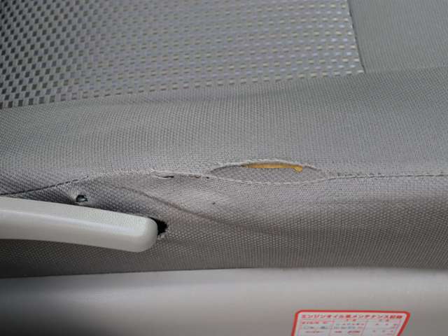 フロントシートほつれあります。ご来店前にご確認ください。