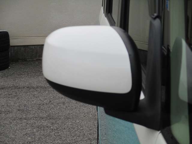 電動格納＆ミラー角度調整機能つき！