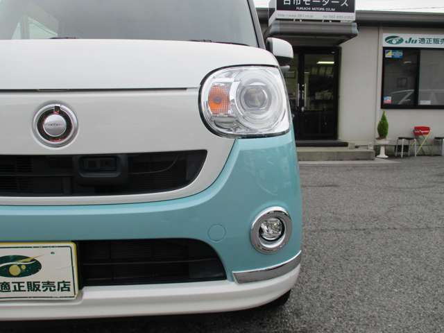 ヘッドライトのくすみや小さな傷など、くすんだレンズもある程度まで綺麗に復活します♪お車のライトが気になる方はお気軽にご相談下さいね♪