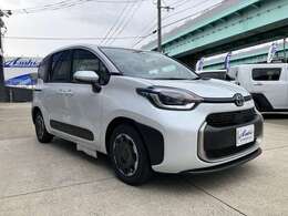 様々なライフスタイルをサポートする「ユニバーサルでクールなミニバン」として開発。