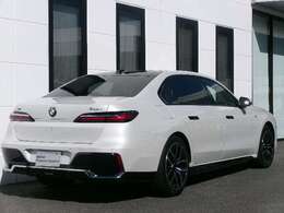 名鉄AUTOオリジナルコーティングMコートをはじめウインドフィルム施工、ドライブレコーダー取付、BMWパフォーマンスアクセサリーなど各種承ります。