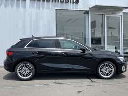 リヤサイドウインドーの後方に小さな三角形の窓を設けた「6ライトキャビン」も、機能と美しさを両立させるAudiの特徴的なデザインです。