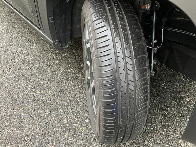 運転ラクラクの足回り。タイヤの溝も、まだまだ！くわしくはスタッフへ。