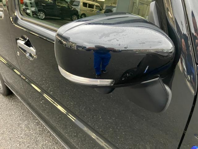 ドアミラーは後方や歩行者からもウインカーよく見えると人気の【LEDサイドターンランプ】付です。