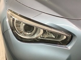 LEDヘッドライトは、点灯の瞬間から最大光量を発揮し、突然暗くなるトンネルなどでの安定感を高めます。