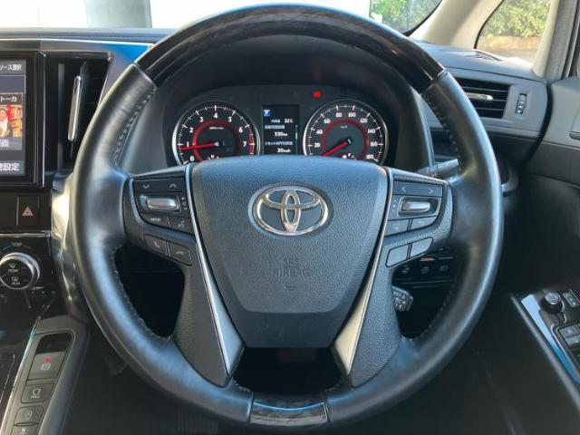 WECARSの展示場では実際に見て、触ってお車をお選びいただけます！知識の豊富な営業スタッフが様々なカーライフをご提案いたします！