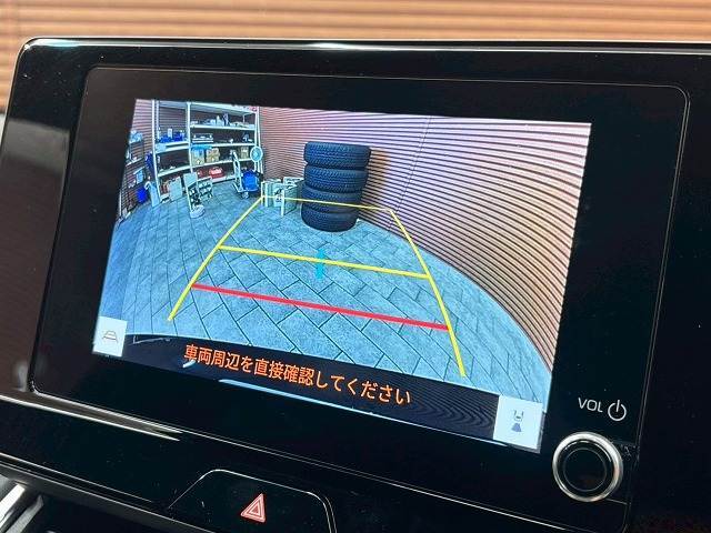 「フルカラーバックモニター」を装備で駐車が苦手な方でも安心です。