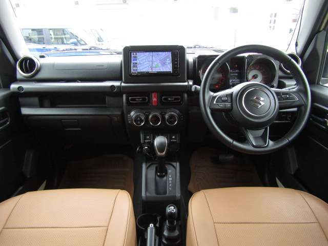 【車両画像撮影サービス】もう少し詳細な車両画像がほしい！ここが気になる！何枚でも写真をとって画像をお送りいたします！LINEでのお問合せもOK。お気軽に当社スタッフにご用命ください。