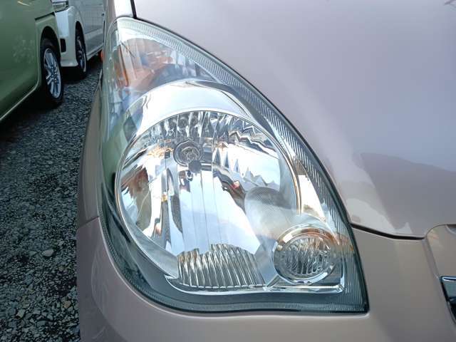 ヘッドライトの曇りも除去済みです！