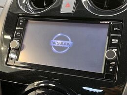 【純正ナビ】人気の純正ナビを装備。オーディオ機能も充実しており、Bluetooth接続すればお持ちのスマホやMP3プレイヤーの音楽を再生可能！毎日の運転がさらに楽しくなります！！