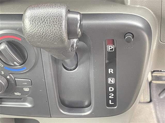 店頭在庫以外にも全国約4万台※の在庫から、ぴったりな1台をご提案します！※2023年10月現在の在庫台数です。売約済の可能性があります。