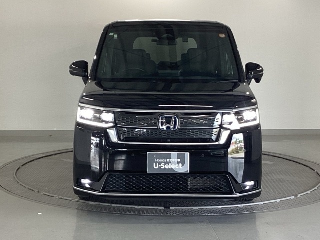 LEDヘッドライトを装備しています。LEDヘッドライトはとても明るく、雨の日や夜間走行も安全・安心です。