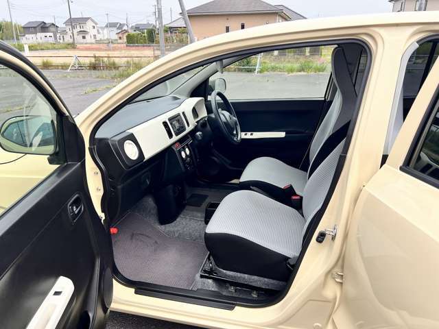 ☆チャンスの魅力10☆　　お客様に少しでも安くお車を提供するために、チャンスでは店舗看板や、装飾、展示車両用のポップやシールなど、ほとんどの物を自社制作しています！スタッフの手作りの物も多数あります！