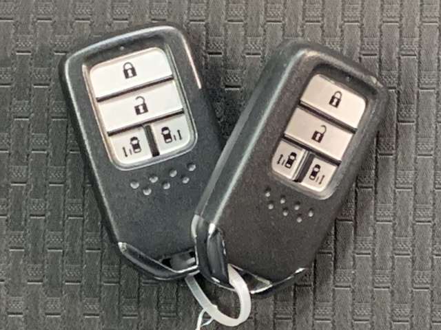スマートキーでワンタッチで鍵の開け閉め可能です