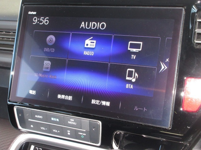 ナビゲーションはギャザズメモリーナビ（VXU-217SWi）を装着しております。AM、FM、CD、DVD再生、Bluetooth、音楽録音再生、フルセグTVがご使用いただけます。