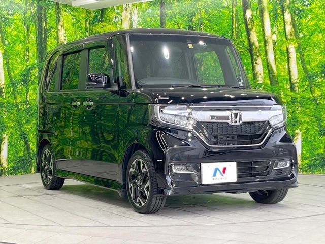 大好評のボディコーティング「弾スプラッシュコート」もご納車までに施工可能。通常のガラスコートと異なる、耐久年数6年の無機質ガラスコーティングが、ボディをキレイな状態に保ってくれます。