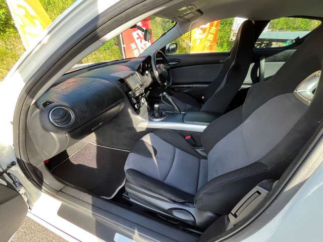 掲載する前、納車前には、お車を磨いて綺麗な状態にしております！ぜひ一度ご来店ください！！