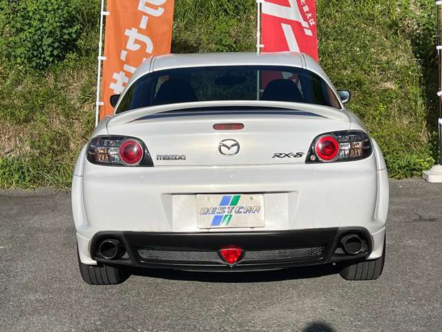 当社は全国何処でも納車可能です。お電話かメールでご質問をくだされば、ご自宅まで名義変更をして納車した場合のお見積りをお伝えさせて頂きます。どしどし、ご連絡ください。