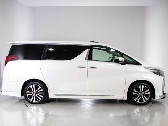 新型アルファード、新型ヴェルファイアはありません。トヨタアルファード30後期、アルファード30系後期型、在庫多数！トヨタ認定中古車アルファードに負けないアルファード専門店CS認定中古車をご提供します！