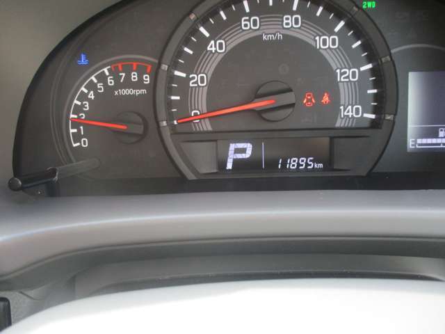 12000キロ未満のスピードメーター