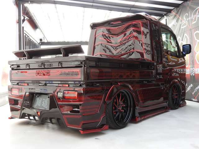 カッコイイを極めるスタイル　これぞデモカー(^^♪　カスタム軽トラ/かすとらの真骨頂(^_-)-☆