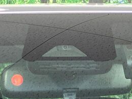 【トヨタセーフティセンス】走行中に前方の車両等を認識し、衝突しそうな時は警報とブレーキで衝突回避と被害軽減をアシスト。より安全にドライブをお楽しみいただけます。