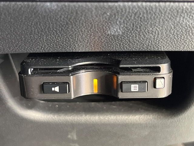 【ETC】高速道路の料金所をストレスなく通過！話題のスポットやサービスエリアに多い「スマートIC」利用時は必須のアイテムです。当店でセットアップを実施、ご納車当日からすぐにご利用いただけます！