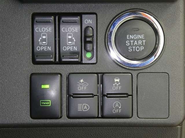 ネッツトヨタ静浜は”キレイ”にこだわっています。特設サービス工場で、新しく生まれ変わった車！内装・外装の徹底的な掃除、シートを外してニオイの元まで消臭・除菌、見えにくいエンジンルーム内もキレイ！