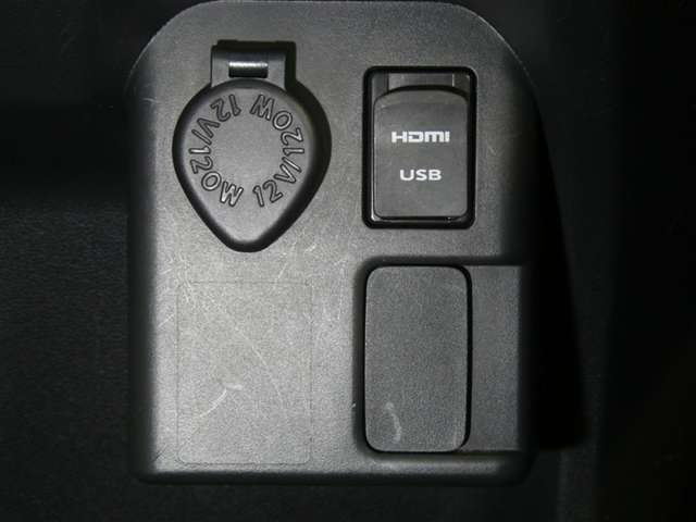 【充電用USB端子】デバイスの充電に便利です。※実際の接続端子は写真で確認or店舗までご気軽にお問合せください♪