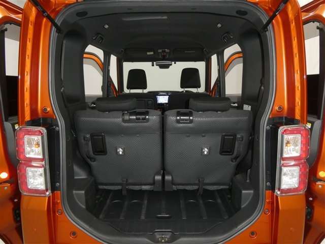 広々としたラゲージスペースを備えています。ライフスタイルに合わせていろいろな物を積み込めます！