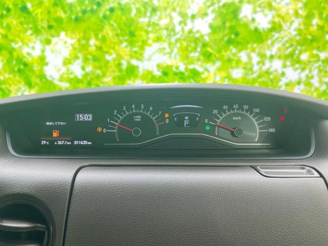 WECARSの展示場では実際に見て、触ってお車をお選びいただけます！知識の豊富な営業スタッフが様々なカーライフをご提案いたします！